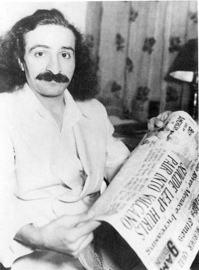 Meher Baba reading the Los Angeles Times issue dated 1932