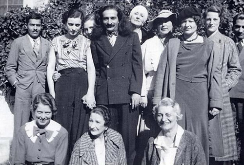 photo of Meher Baba with 11 disciples at 1840 Camino Palmero house